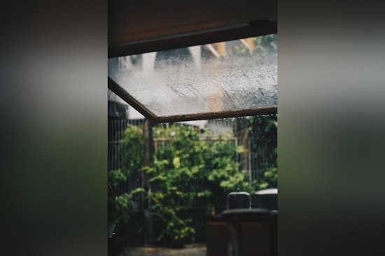 Sacramento Awaits Mild Showers with Warmer Afternoon and Possible Clearing by Evening