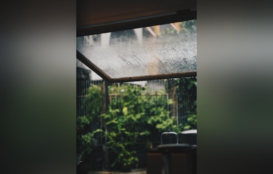 Sacramento Awaits Mild Showers with Warmer Afternoon and Possible Clearing by Evening