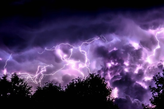 Sacramento Braces for Thunderstorms and Breezy Conditions Before Weekend Heat Up