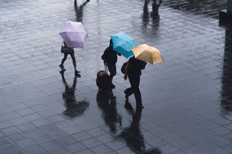 Sacramento Forecast: Mild and Dry Weather Ahead with Breezy Winds, Warmer Weekend in Store