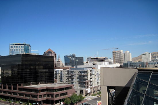 Salt Lake City to Enjoy Pleasant Spring Weather with Potential Weekend Showers