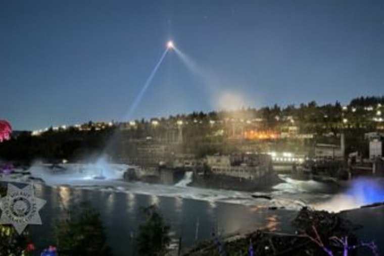 Search Intensifies for Missing Kayaker on Willamette River as U.S. Coast Guard and Local Teams Deploy Marine and Aerial Assets
