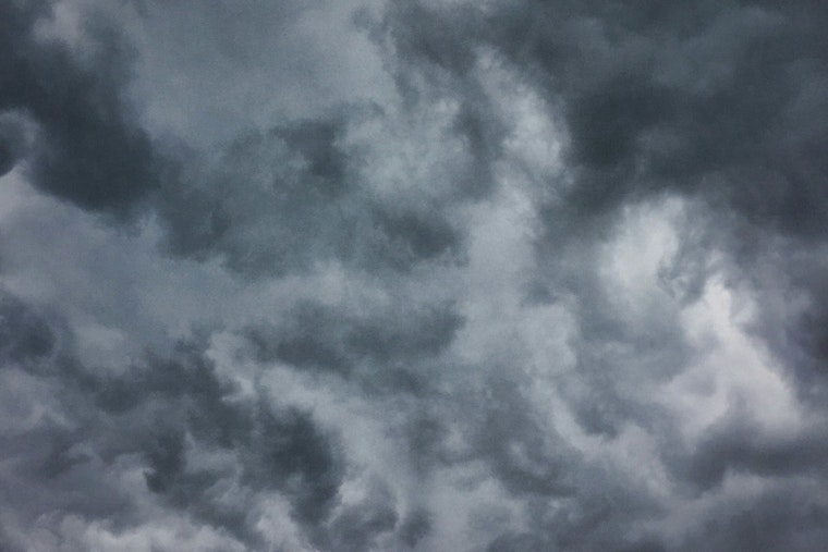 Seattle Braces for Showers and Thunderstorms, with Brief Midweek Sunny Respite