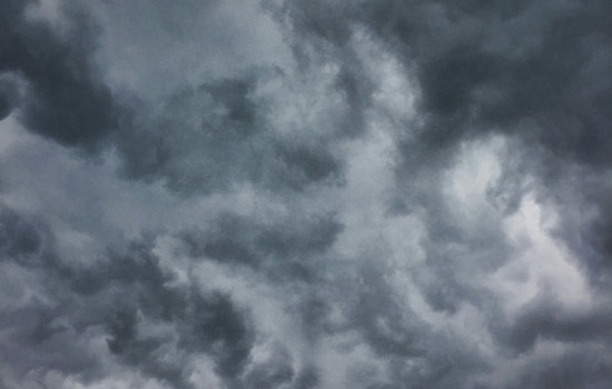 Seattle Braces for Showers and Thunderstorms, with Brief Midweek Sunny Respite