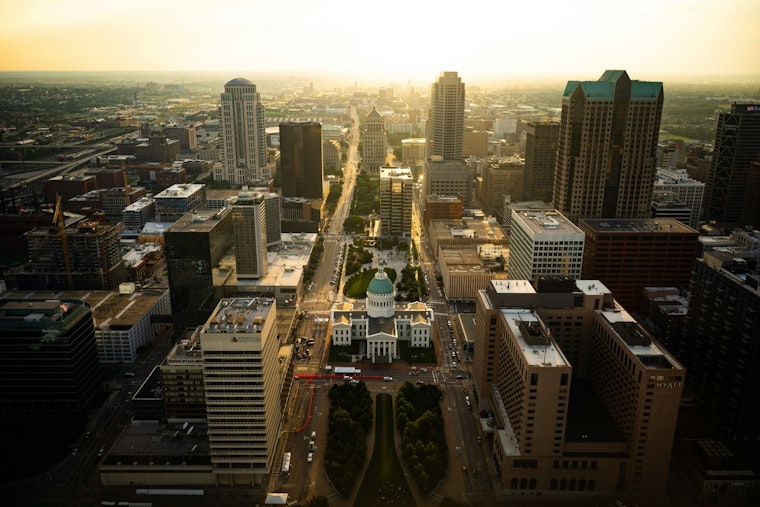 St. Louis Braces for Severe Thunderstorms and High Winds, Wind Advisory in Effect Today