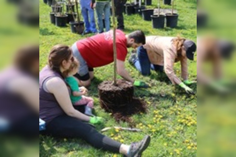 St. Louis Park Celebrates Earth Day with Home Energy Discounts and Electric Vehicle Showcase