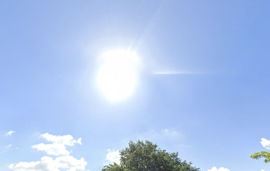 Sunny Days Ahead as Tampa Basks in Warm Weather and Clear Skies with Possible Midweek Showers