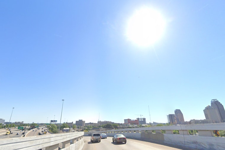 Sunny Skies and Sporadic Showers in Store for San Antonio This Week