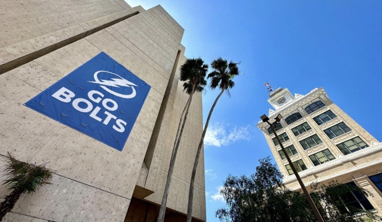 Tampa Celebrates Lightning's Playoff Season with Banner Unveiling at Old City Hall