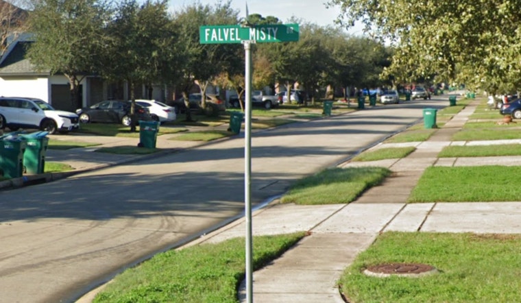 Three Juveniles Detained Following Collision with Tree in Harris County, Fourth Suspect Sought