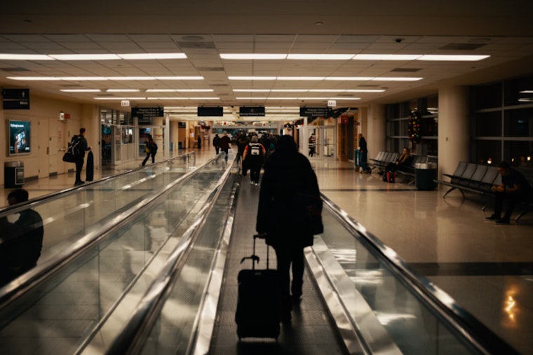 Thunderstorms Trigger Delays and Ground Stop at George Bush Intercontinental Airport in Houston
