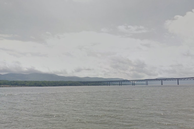 Tragic Hudson River Helicopter Crash Claims Family from Spain, Lacked Key Inspections - NTSB Investigating