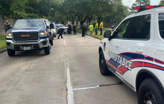 Trio Stabbed in Road Rage Incident in Northwest Harris County, Assailant at Large