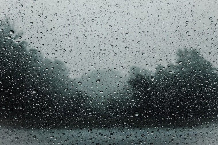 Unsettled Weather Hits Honolulu as NWS Forecasts Sporadic Rainfall Across Hawaiian Islands