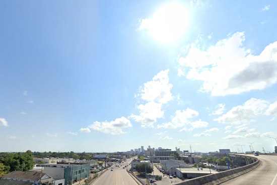 Warm and Sunny Week Ahead for New Orleans, with Possible Showers by Sunday