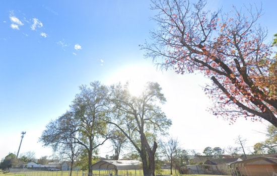 Warm Breezes and Easter Showers, Houston Faces a Mix of Sunshine and Potential Severe Storms Ahead