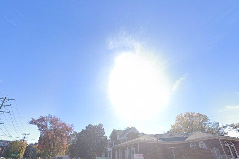 Warm Week with Intermittent Showers on the Horizon for Charlotte, North Carolina