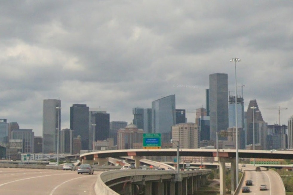 Warm Weekend Ahead for Houston with Showers and Thunderstorms Possible Weather Service Advises Caution for Fog and Allergy Sufferers
