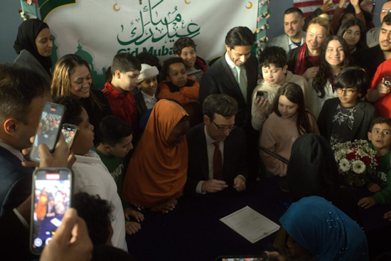 Washington State Recognizes Islamic Holidays Eid al-Fitr and Eid al-Adha in Gesture of Inclusivity