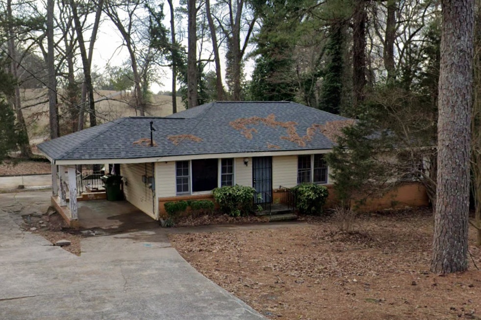 Woman Stabbed in the Head Following Verbal Dispute in Southwest Atlanta, Police Seek Answers