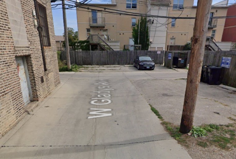 64-Year-Old Man Fatally Stabbed in Near West Side Alley, Chicago Police Seeking Suspect