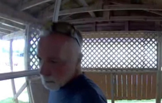 Alvin Police Pursue Suspect Darryl Wayne Pressley in Violent Robbery of Elderly Resident, Public Urged to Report Sightings