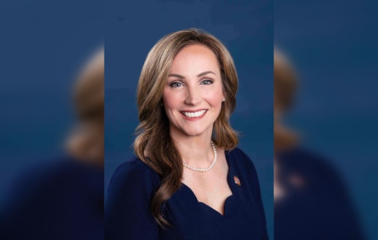 Arizona Enacts HB2195 to Shield Kids from Mature Ads, Championed by Rep. Julie Willoughby
