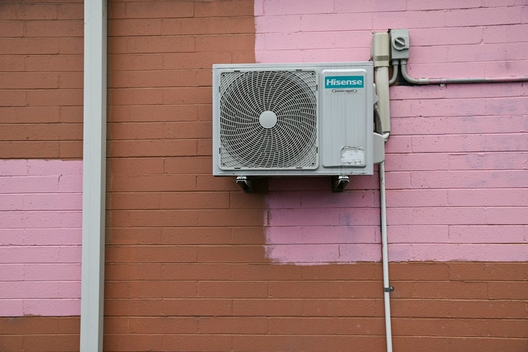 Arizona Governor Katie Hobbs Signs Executive Order to Boost Workplace Heat Safety