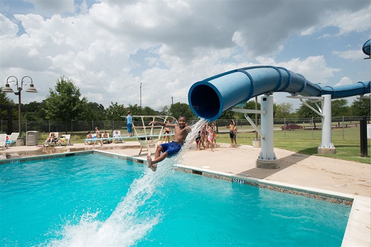 Arlington Celebrates Memorial Day Weekend with Aquatic Fun, Honor Tributes, and Cultural Festivities