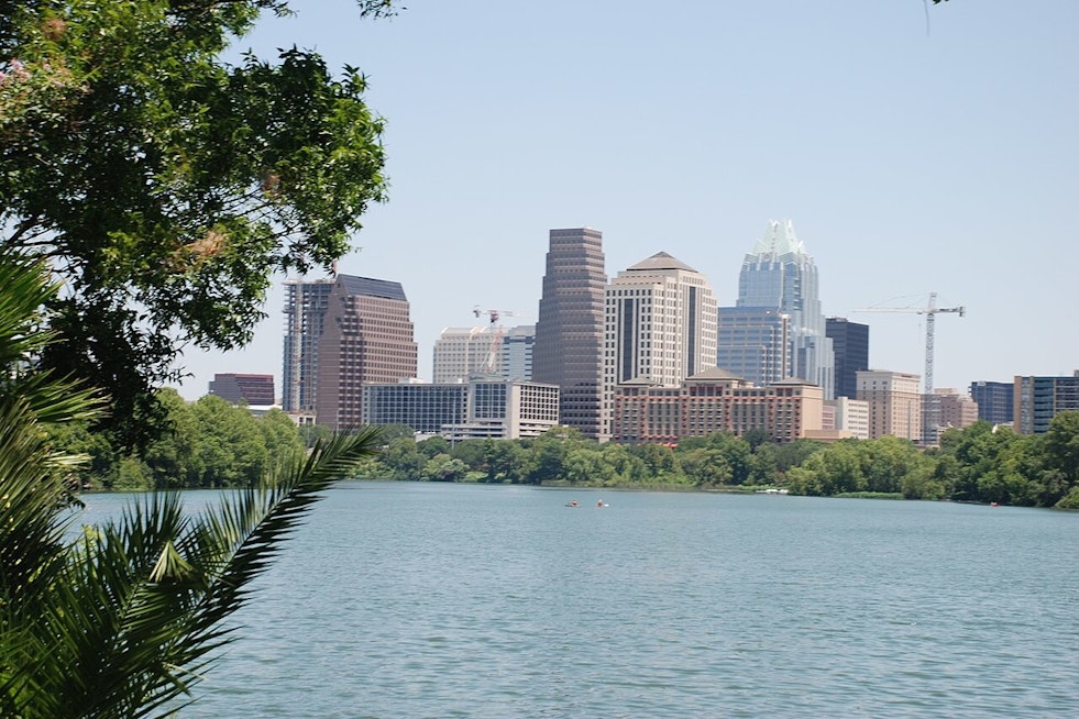 Austin Braces for Scorching Week with Heat Index Topping 107, Mild Rain Chances Ahead