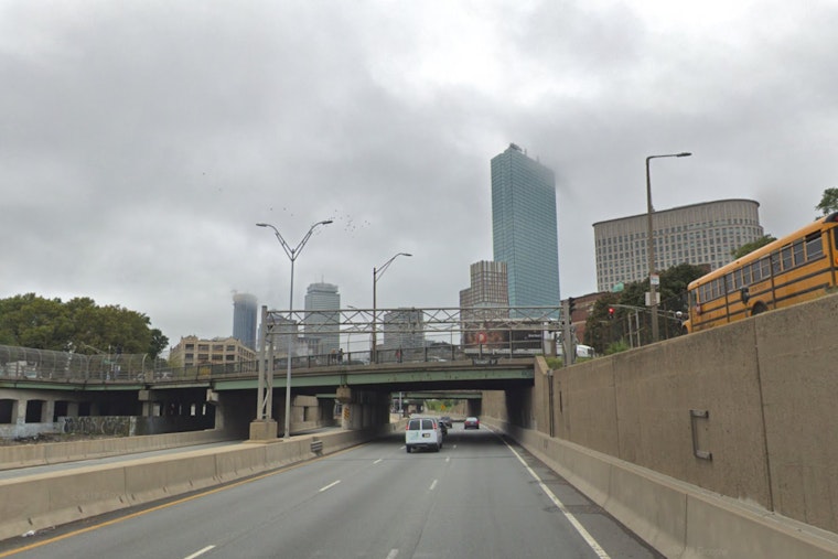 Boston Braces for Unseasonal Nor'easter, Ferry Services and Evening Commute May Face Disruptions
