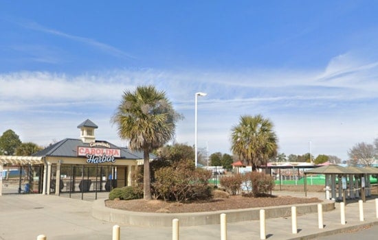 Carowinds to Launch Carolina Harbor Shore Club, An Adults-Only Pool Paradise with Swim-Up Bar Over Memorial Day Weekend