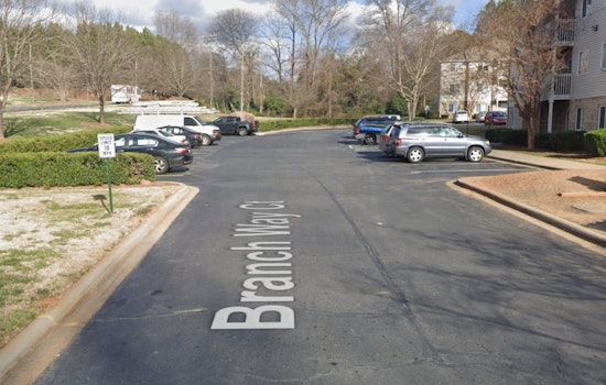 Charlotte Police Investigate Fatal Shooting in Steele Creek Area, Victim Pronounced Dead at Scene