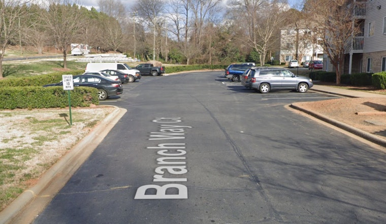 Charlotte Police Investigate Fatal Shooting in Steele Creek Area, Victim Pronounced Dead at Scene