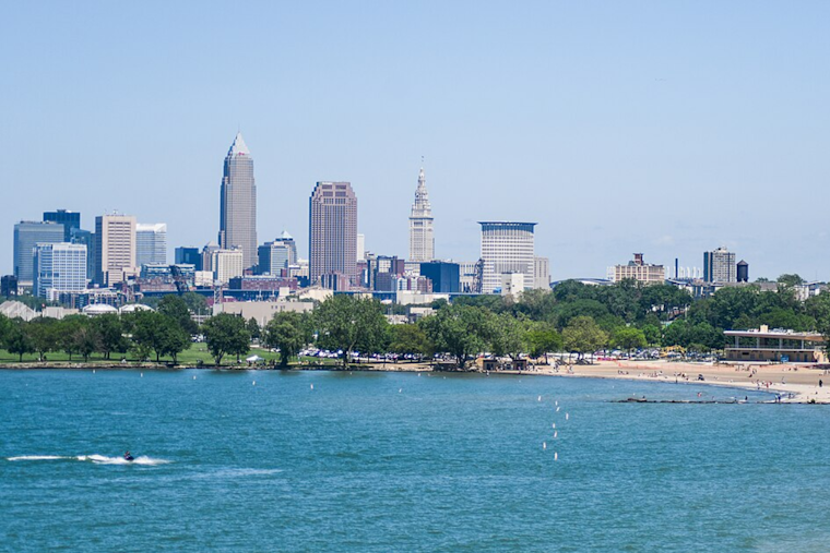 Cleveland Awaits Clearer Skies: NWS Predicts Weather Improvement with Rising Weekend Temperatures