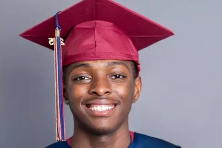 Dacula Teen Goes Viral for Working at Burger King Post-Graduation, Inspires $35K Crowdfunding for College