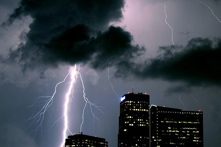Denver Enjoys Sunny Skies with Potential Thunderstorms Ahead, NWS Forecasts