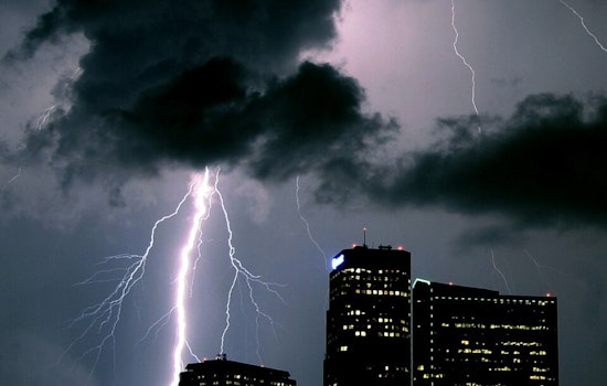 Denver Enjoys Sunny Skies with Potential Thunderstorms Ahead, NWS Forecasts