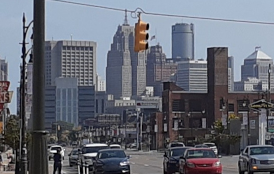 Detroit Welcomes Warm Spring Weather: National Weather Service Predicts Continued Sunny Skies