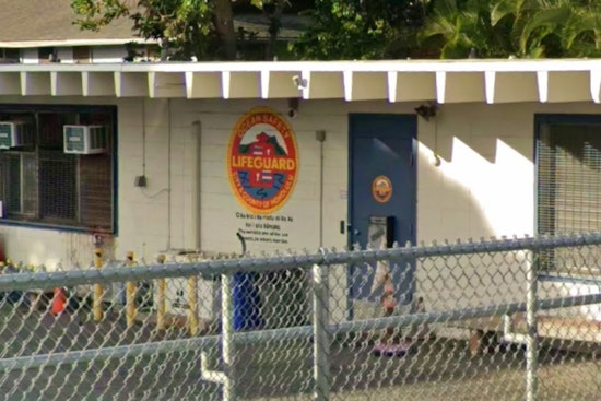 Distressed Boater and Passengers Rescued Near Mokulua Islands by Honolulu Fire Dept and Ocean Safety