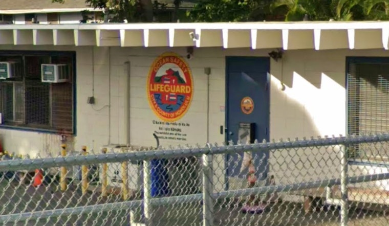 Distressed Boater and Passengers Rescued Near Mokulua Islands by Honolulu Fire Dept and Ocean Safety