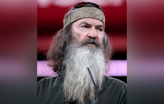 "Duck Dynasty" Patriarch Phil Robertson Dies at 79, Family Mourns Loss of Stoic Faith Figure