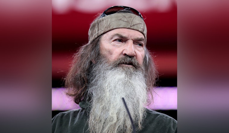 "Duck Dynasty" Patriarch Phil Robertson Dies at 79, Family Mourns Loss of Stoic Faith Figure