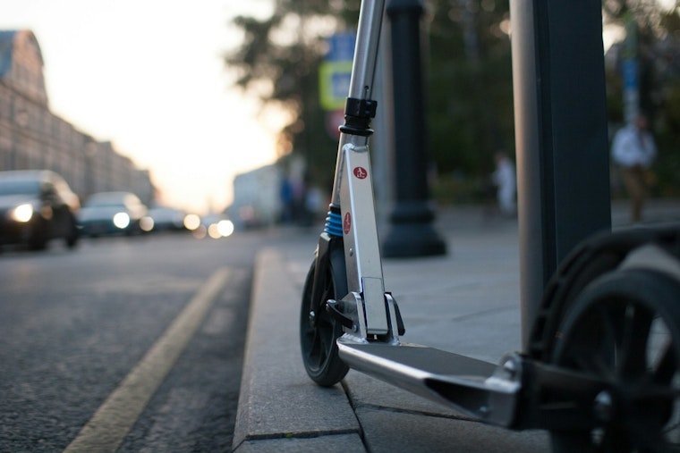 E-Scooter Rider Dies After Being Struck by Car in Long Beach, Driver Suspected of Running Red Light