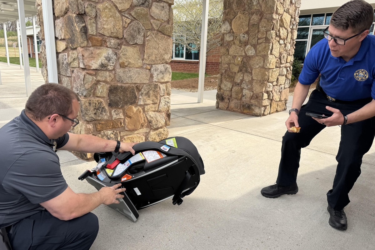 East Tennessee Law Enforcement Agencies Unite for Child Safety Seat