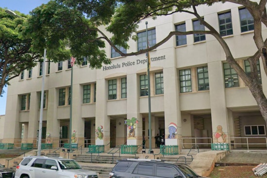 Emergency Crews Swiftly Extricate Victim from Dawn Vehicle Crash in Mililani