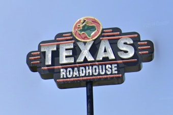 Employee Attacked, Threatened with Gun by Angry Patrons at Memphis Texas Roadhouse