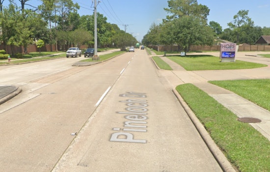 Fatal Collision in Clear Lake, One Dead, Two Injured at Houston Intersection