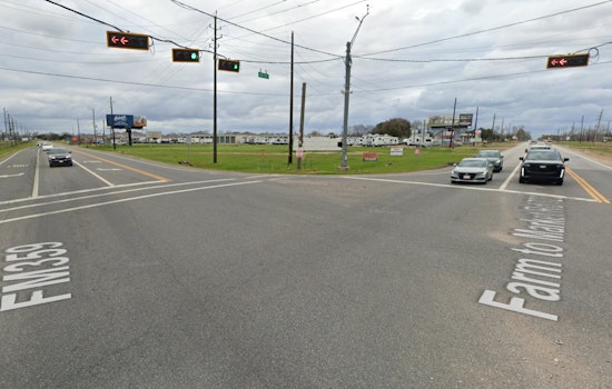 Fatal Multi-Vehicle Crash Closes Major Intersection in Fort Bend County Near Schools