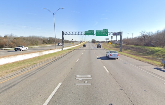 Fatal Solo Vehicle Crash on Interstate 10 Near San Antonio Claims Driver's Life